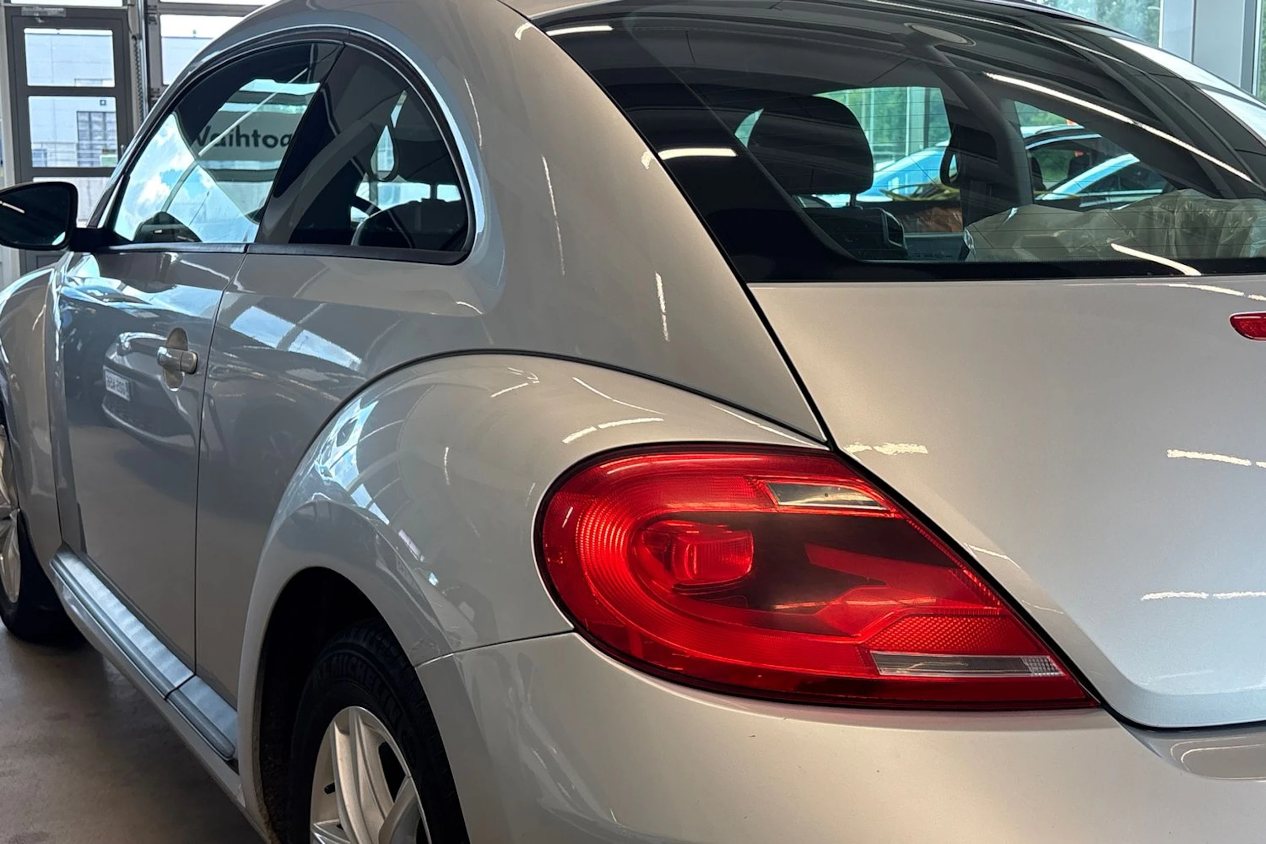 harmaa Volkswagen Beetle 2012 kuva 15.