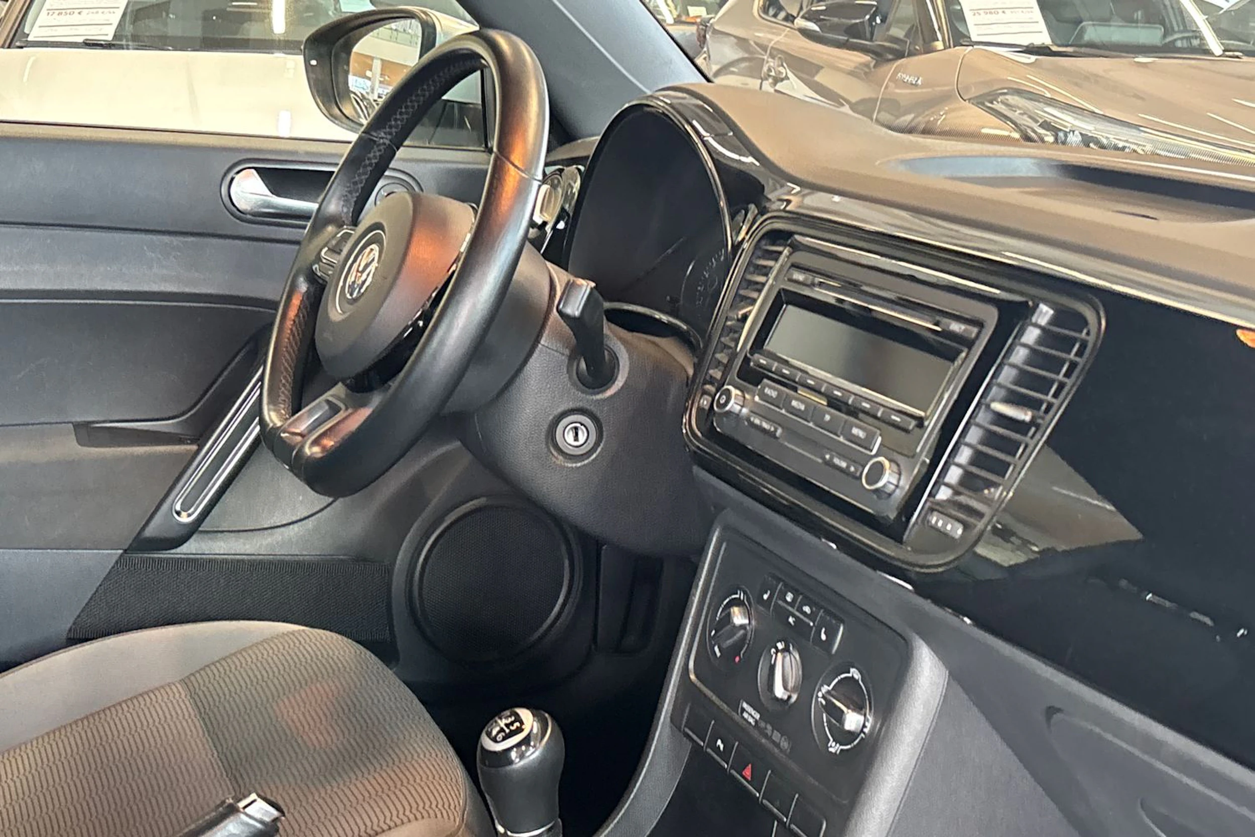 harmaa Volkswagen Beetle 2012 kuva 34.