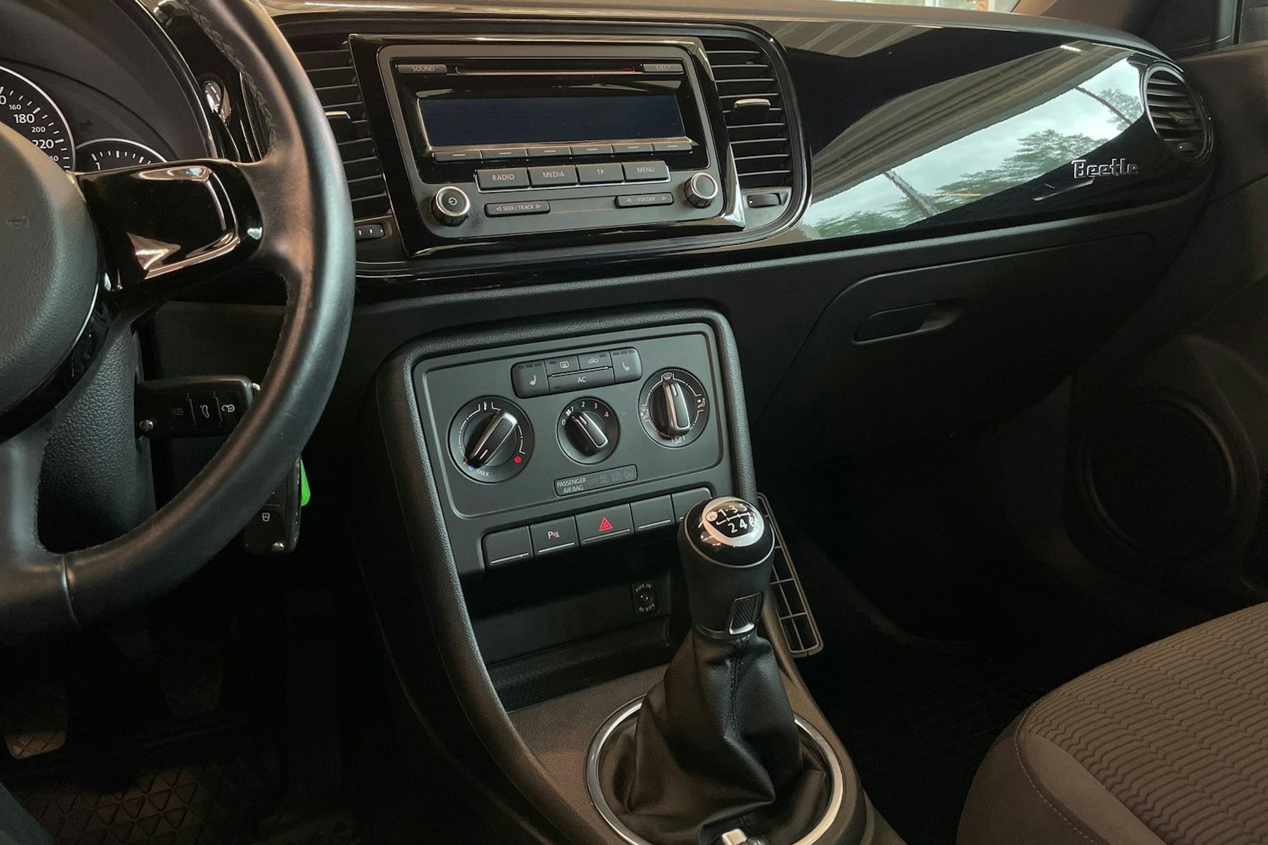harmaa Volkswagen Beetle 2013 kuva 20.