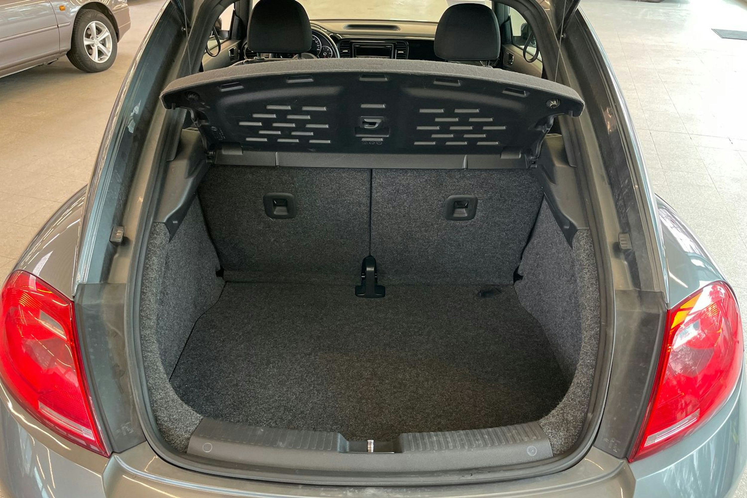 harmaa Volkswagen Beetle 2013 kuva 25.