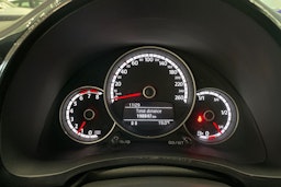 musta Volkswagen Beetle 2014 kuva 16.