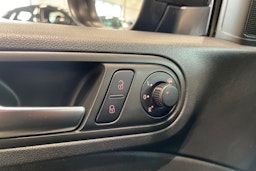 musta Volkswagen Beetle 2014 kuva 21.