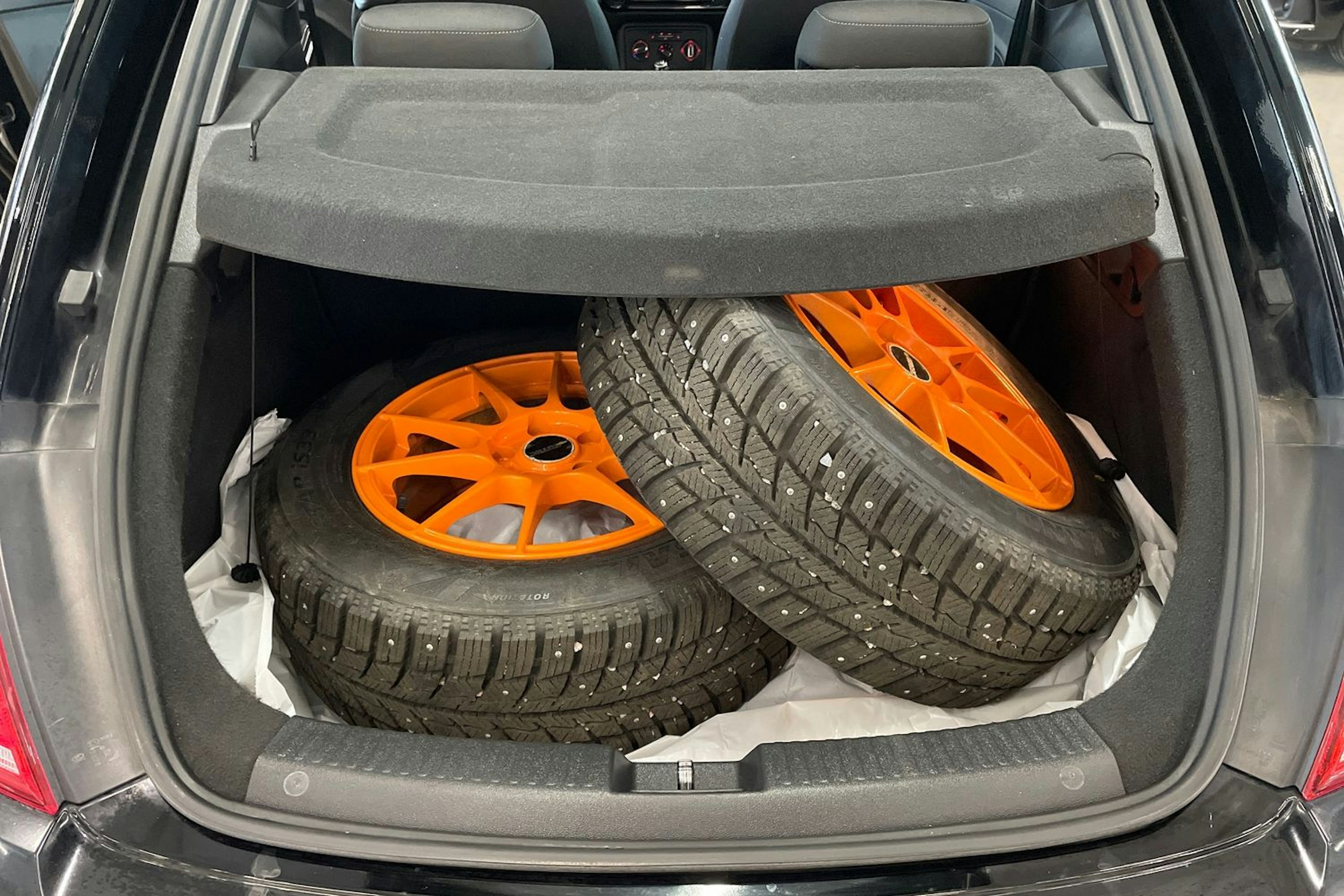 musta Volkswagen Beetle 2014 kuva 23.