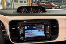 valkoinen Volkswagen Beetle 2014 kuva 15.