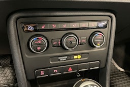 punainen Volkswagen Beetle 2015 kuva 14.