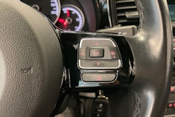 punainen Volkswagen Beetle 2015 kuva 17.