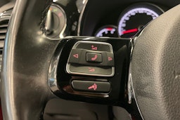 punainen Volkswagen Beetle 2015 kuva 18.