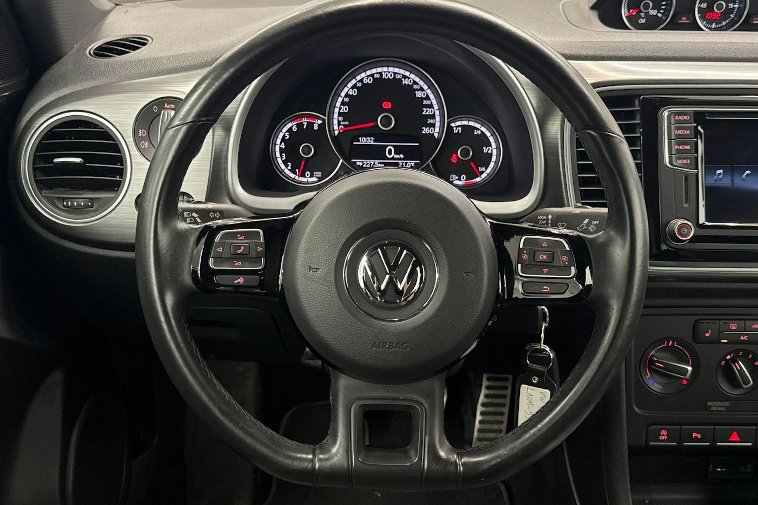 Valkoinen Volkswagen BEETLE 2016 kuva 11.