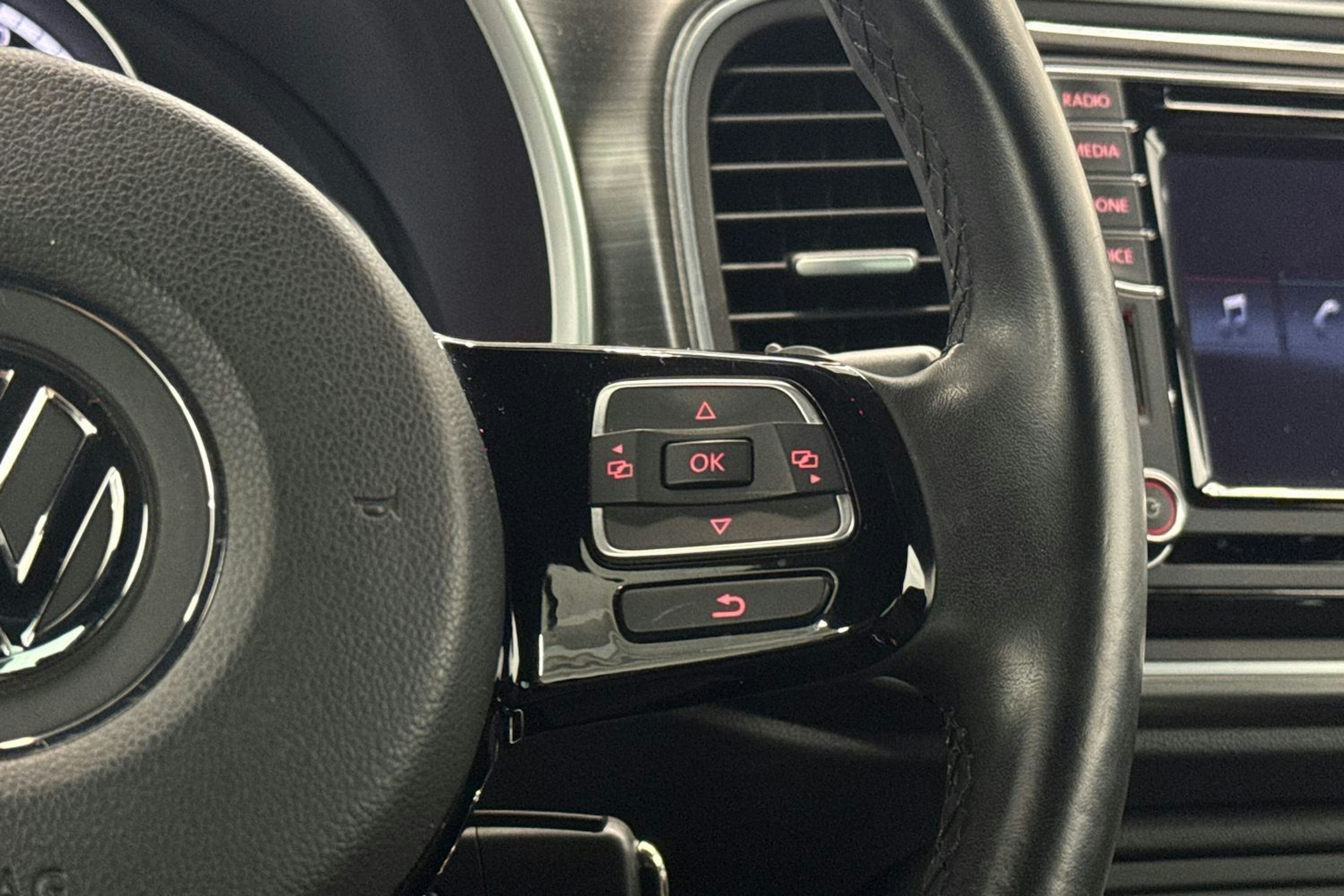 Valkoinen Volkswagen BEETLE 2016 kuva 13.
