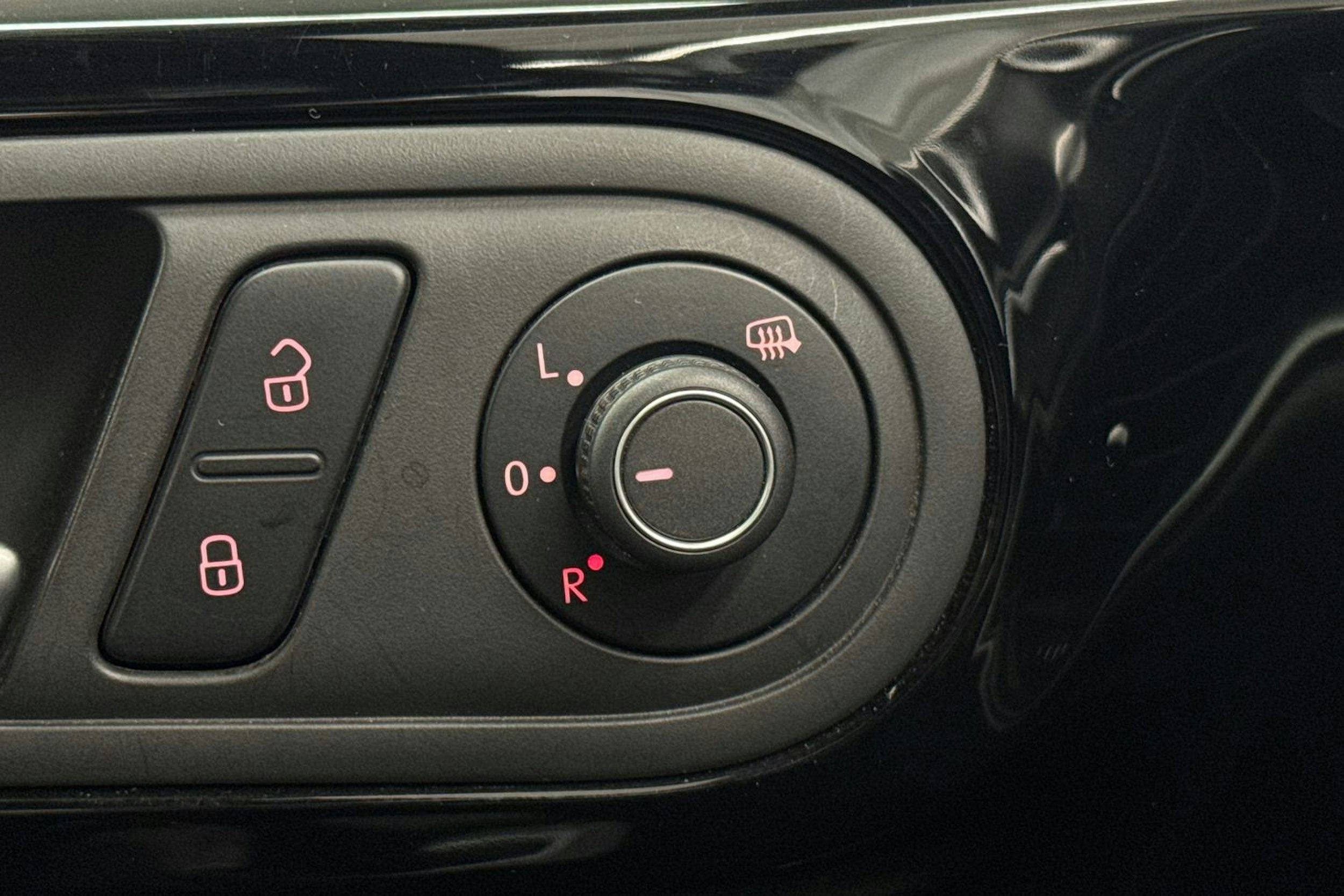 Valkoinen Volkswagen BEETLE 2016 kuva 16.