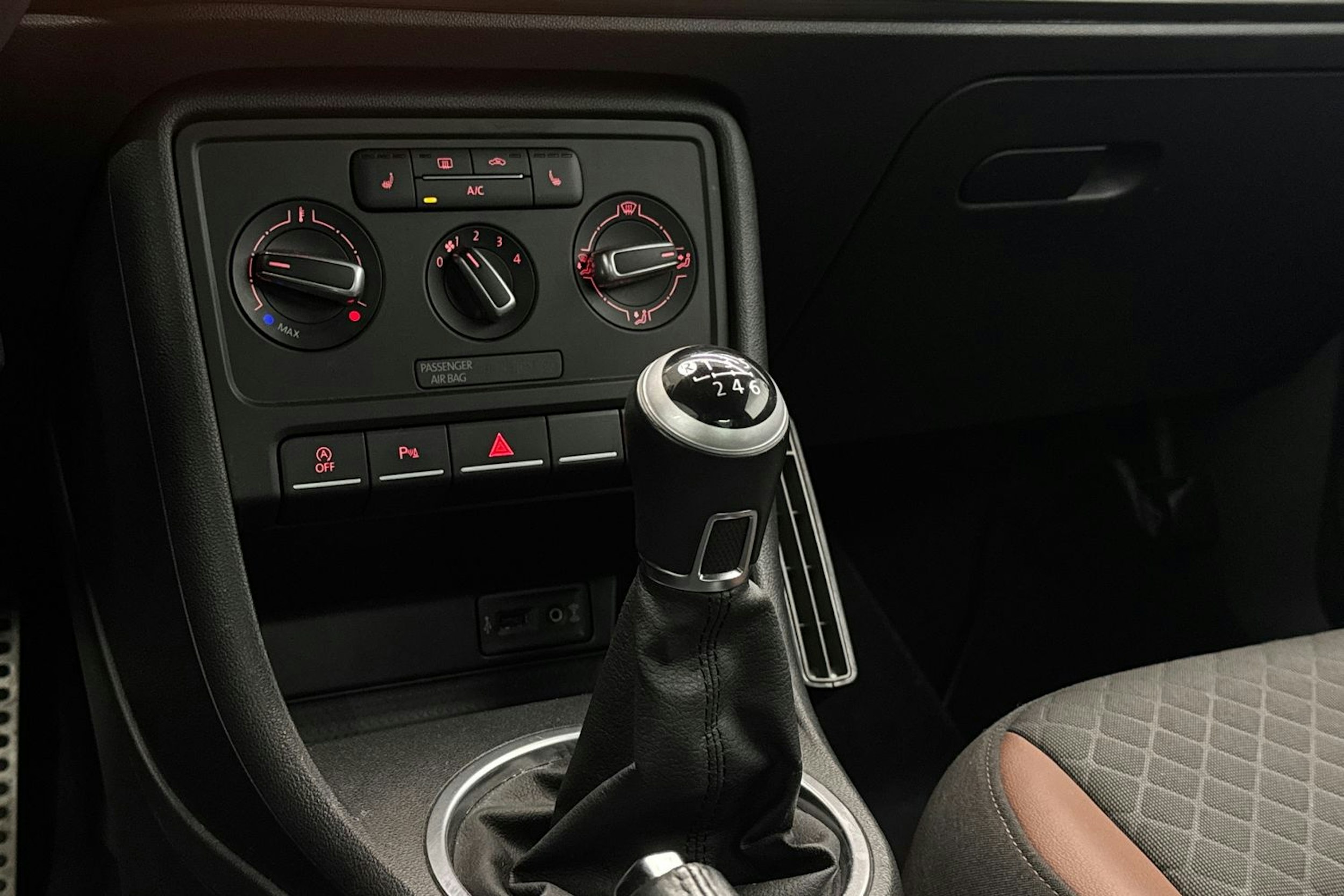 Valkoinen Volkswagen BEETLE 2016 kuva 17.
