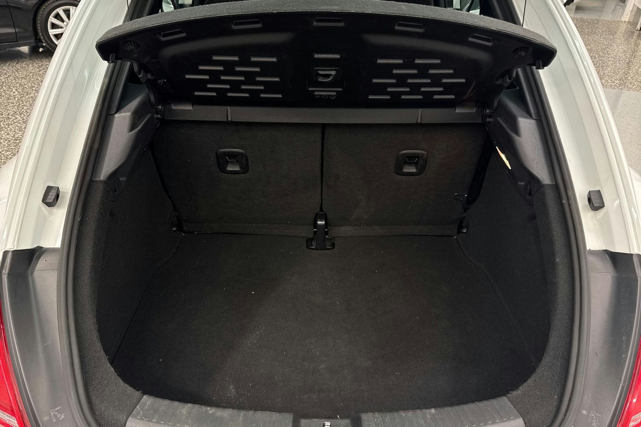 Valkoinen Volkswagen BEETLE 2016 kuva 29.