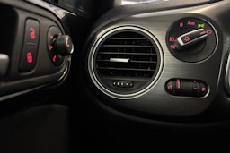 valkoinen Volkswagen Beetle 2016 kuva 12.