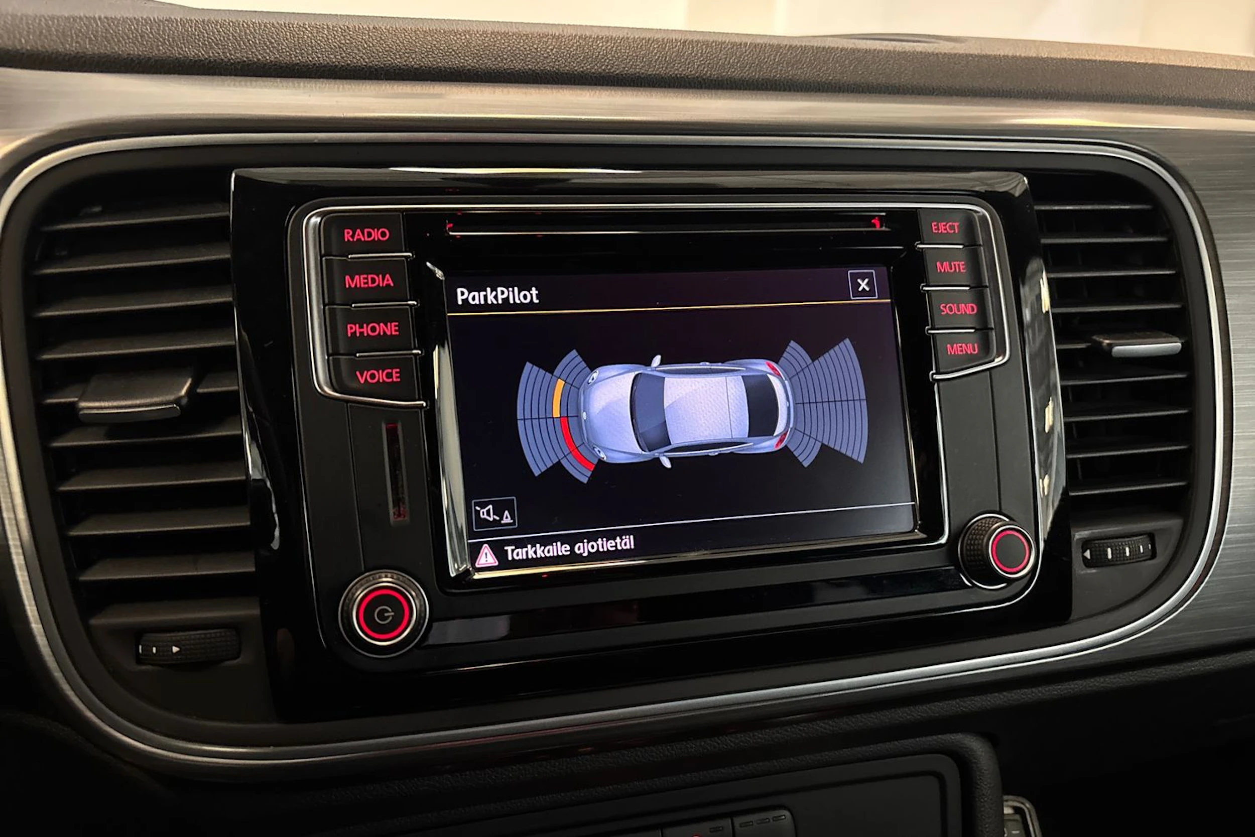 valkoinen Volkswagen Beetle 2016 kuva 15.