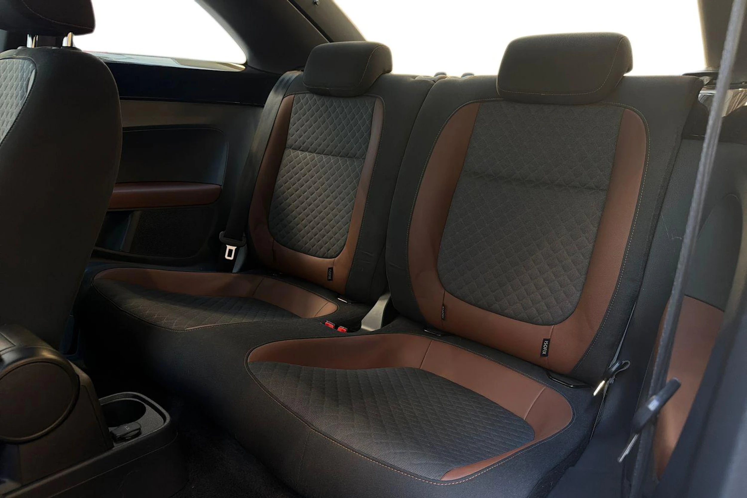 ruskea (beige) Volkswagen Beetle 2016 kuva 8.