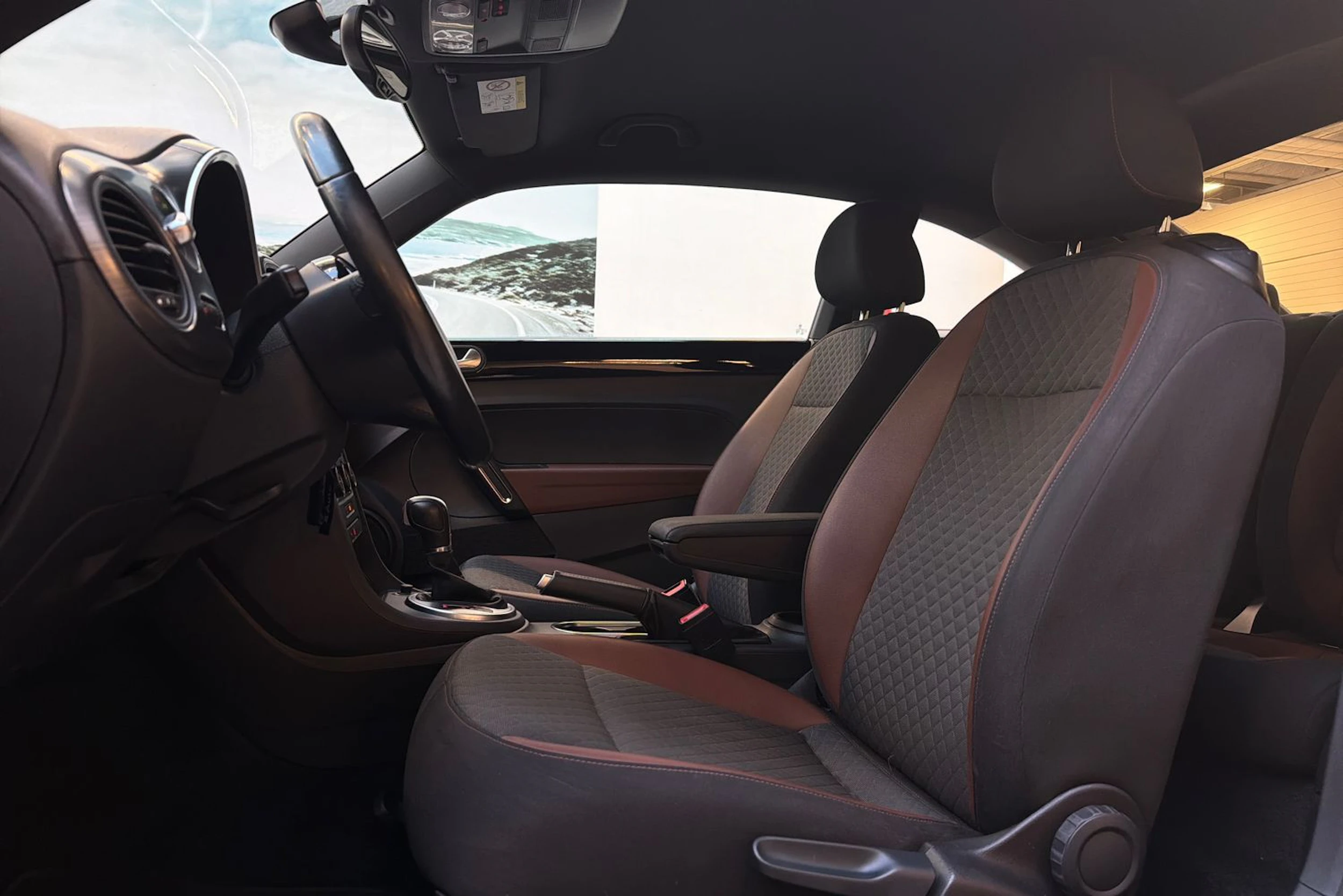 ruskea (beige) Volkswagen Beetle 2016 kuva 11.