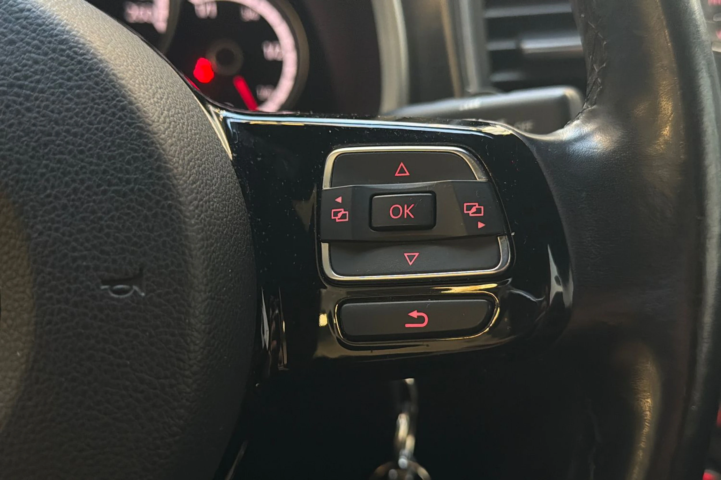 ruskea (beige) Volkswagen Beetle 2016 kuva 14.