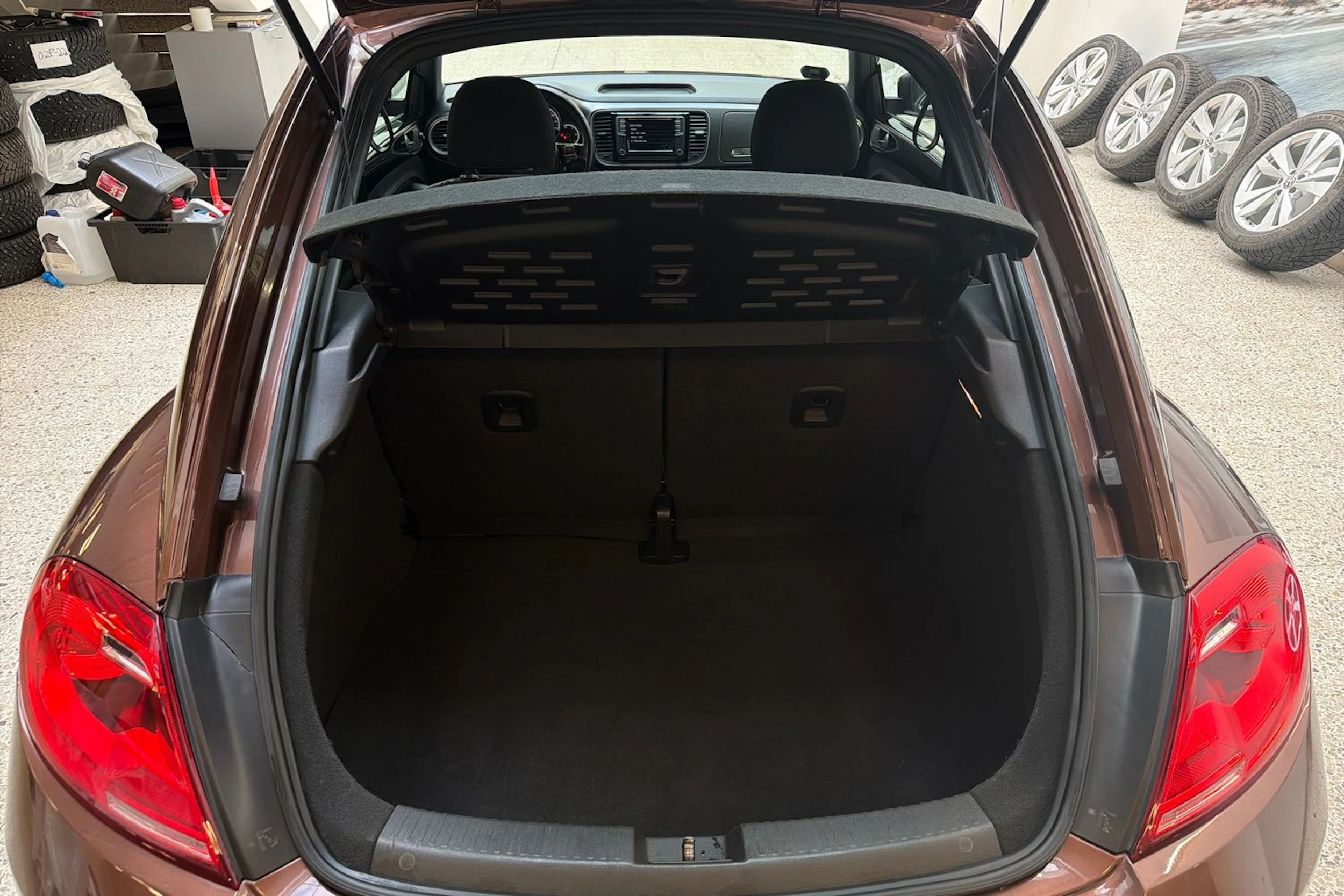 ruskea (beige) Volkswagen Beetle 2016 kuva 22.