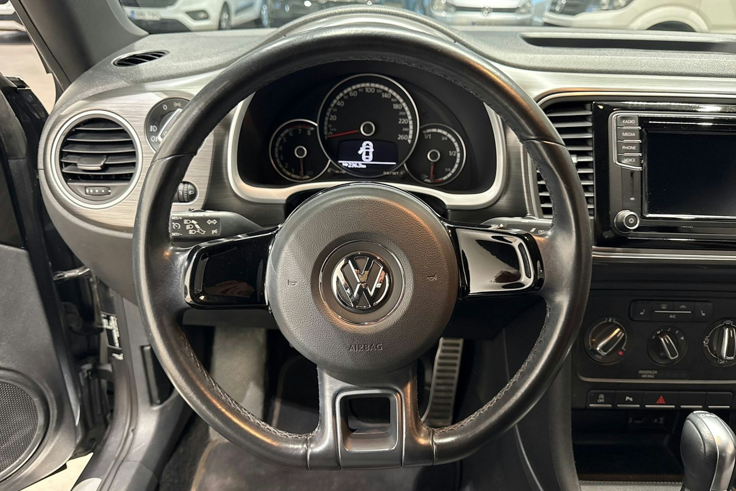 harmaa Volkswagen Beetle 2017 kuva 17.