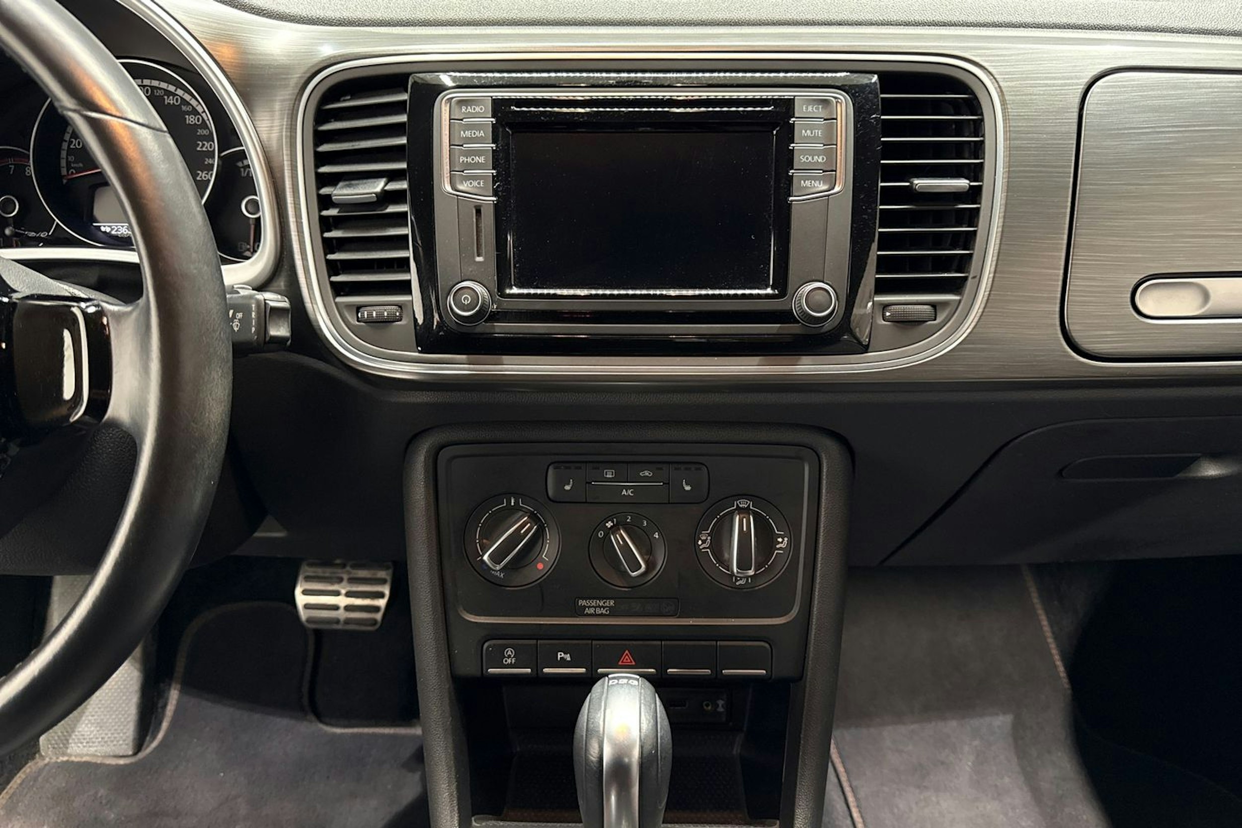 harmaa Volkswagen Beetle 2017 kuva 18.