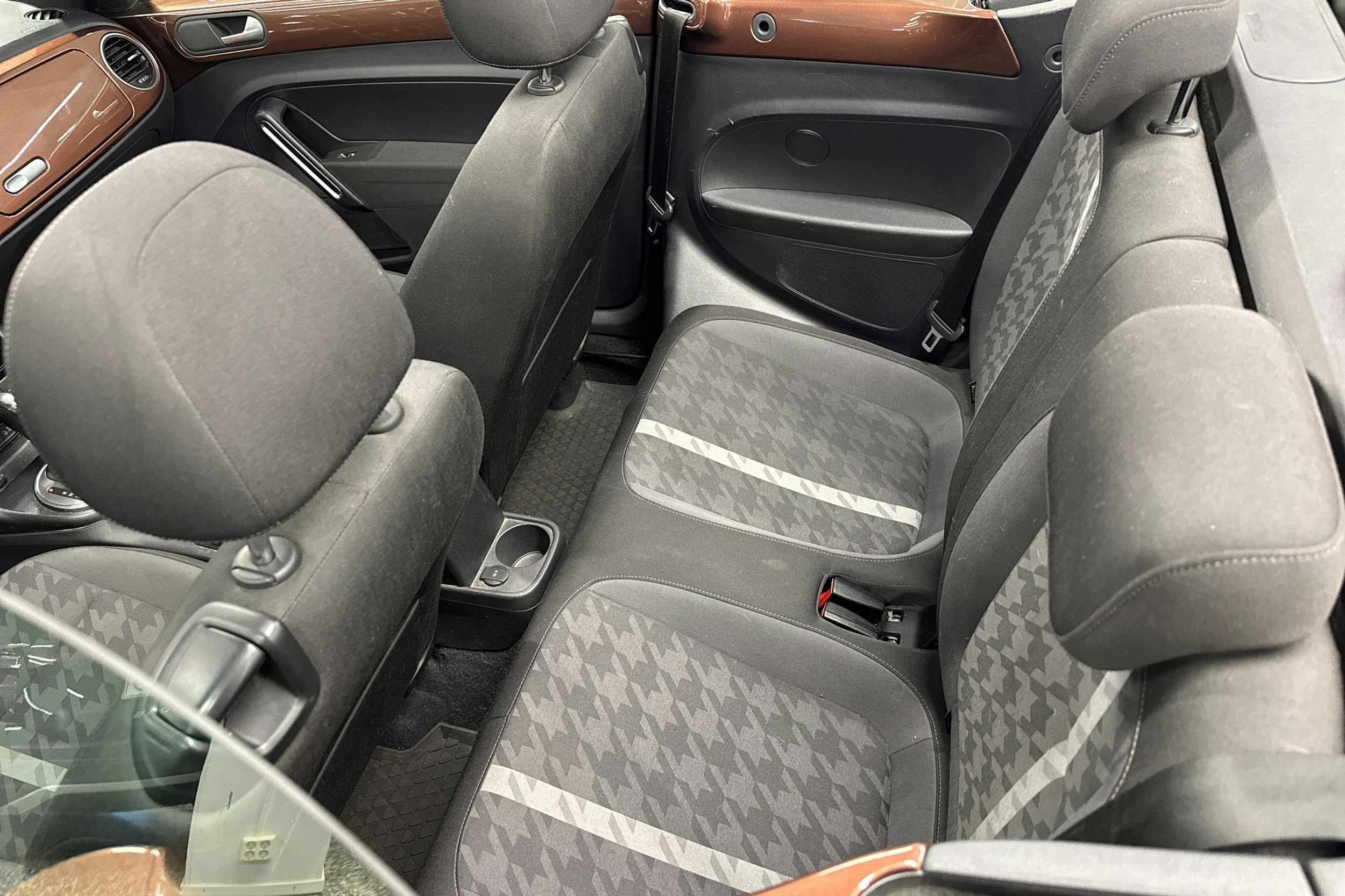 ruskea (beige) Volkswagen Beetle 2017 kuva 10.