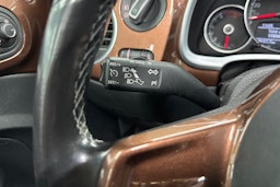 ruskea (beige) Volkswagen Beetle 2017 kuva 15.