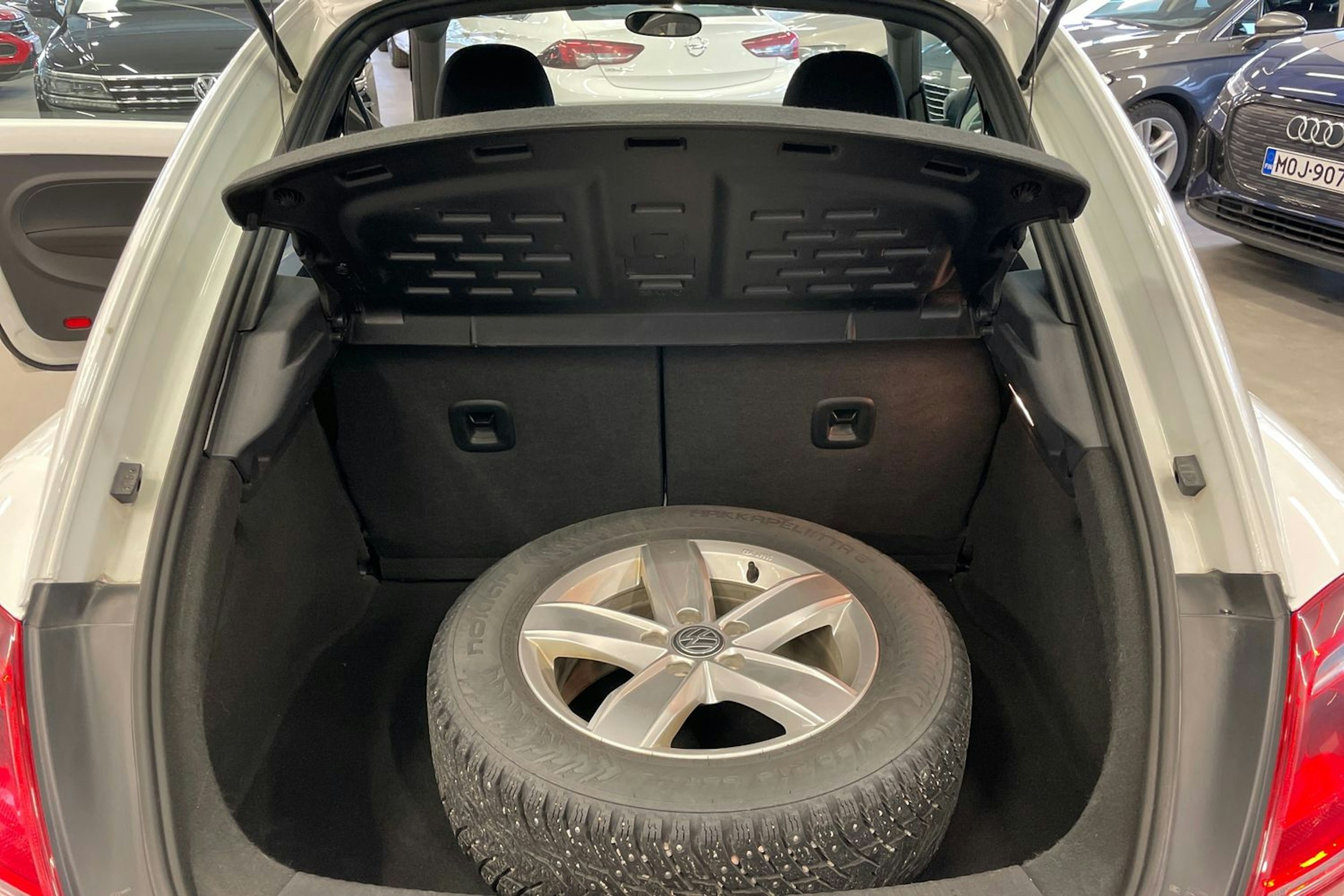 Valkoinen Volkswagen BEETLE 2018 kuva 14.