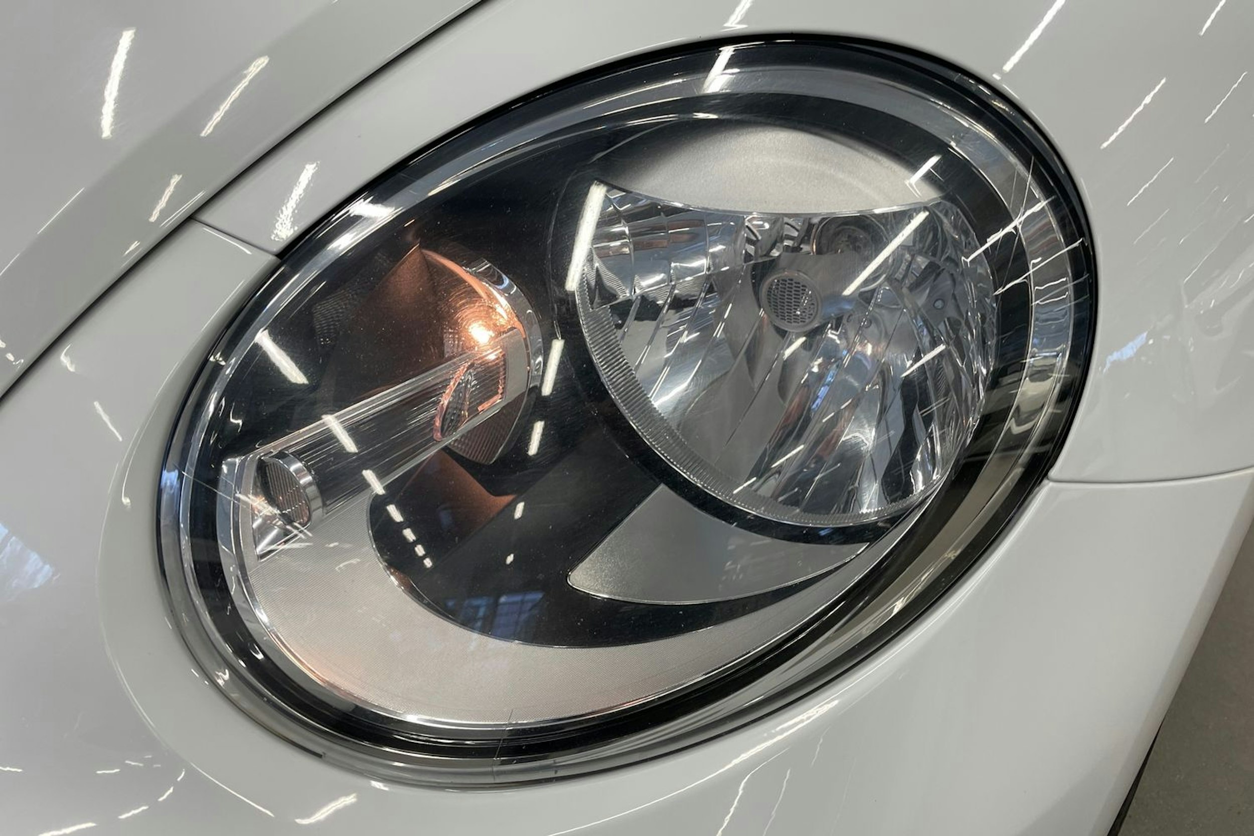 Valkoinen Volkswagen BEETLE 2018 kuva 23.
