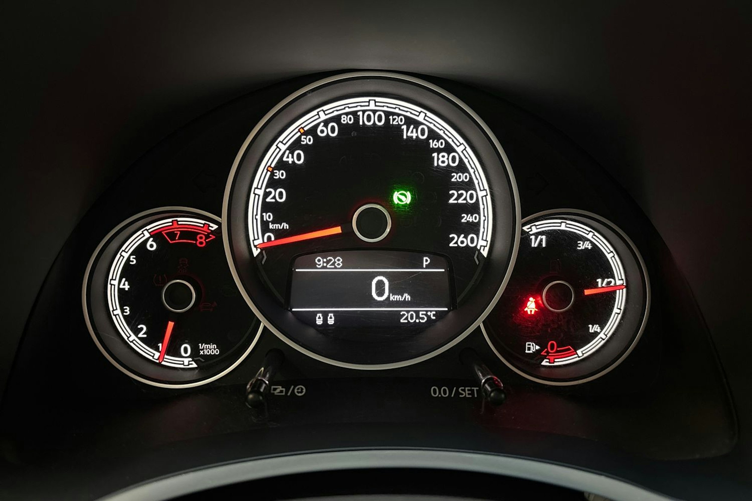 Valkoinen Volkswagen BEETLE 2018 kuva 18.