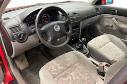 Punainen Volkswagen BORA 1999 kuva 6.