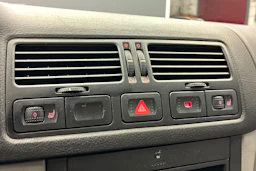 Punainen Volkswagen BORA 1999 kuva 15.