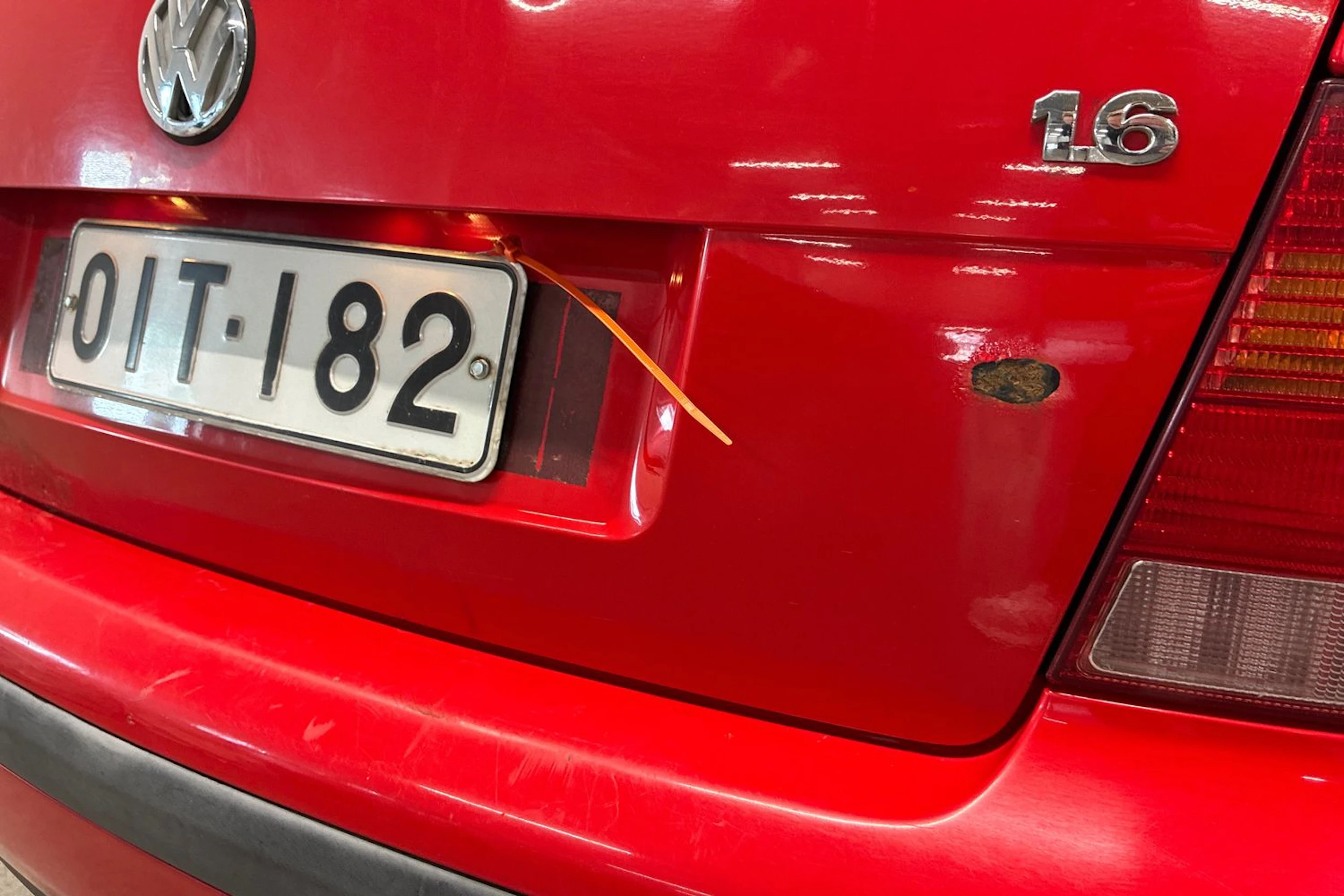 Punainen Volkswagen BORA 1999 kuva 28.