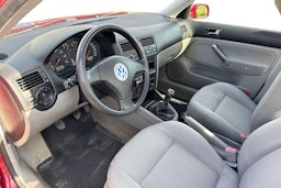 punainen Volkswagen Bora 2002 kuva 7.