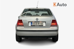 Harmaa Volkswagen BORA 2003 kuva 5.