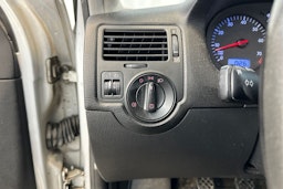 Harmaa Volkswagen BORA 2003 kuva 17.