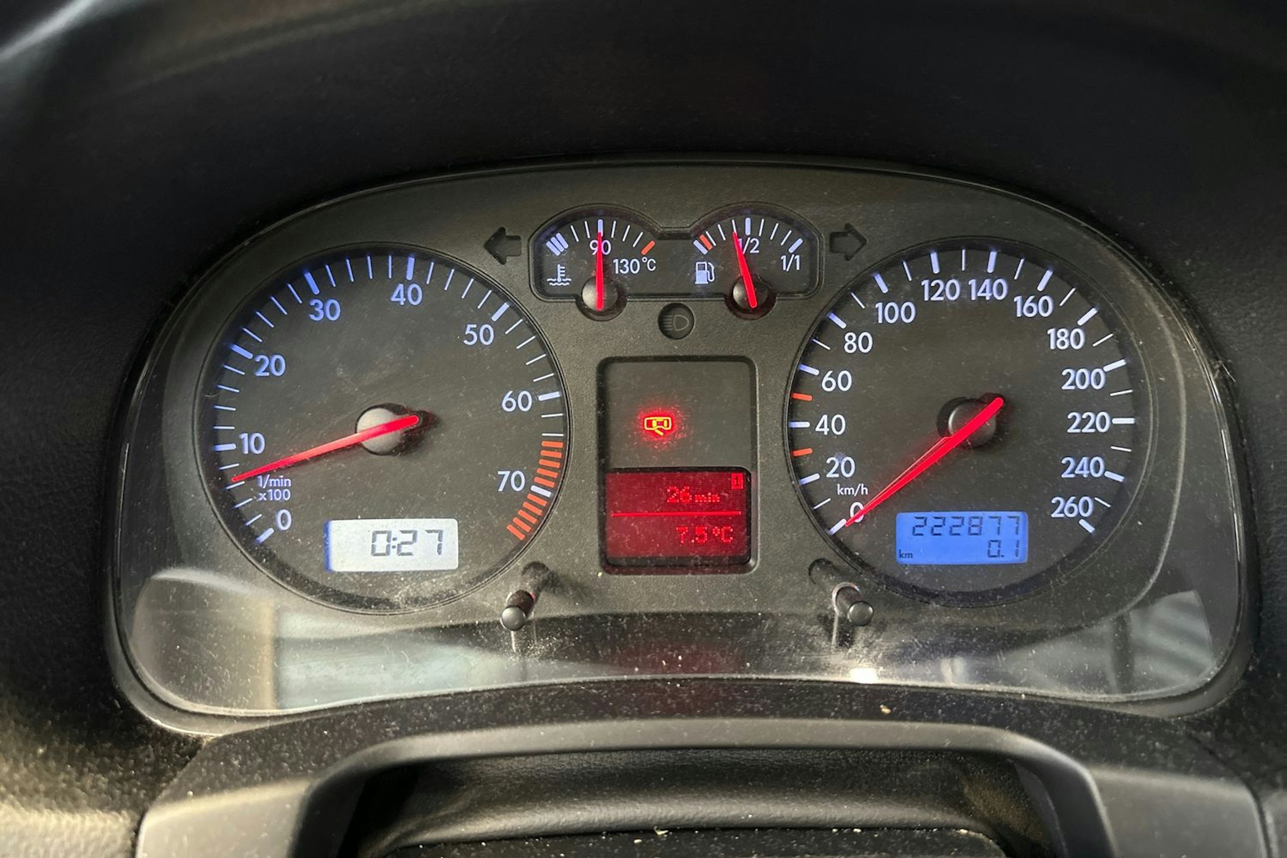 Harmaa Volkswagen BORA 2003 kuva 18.