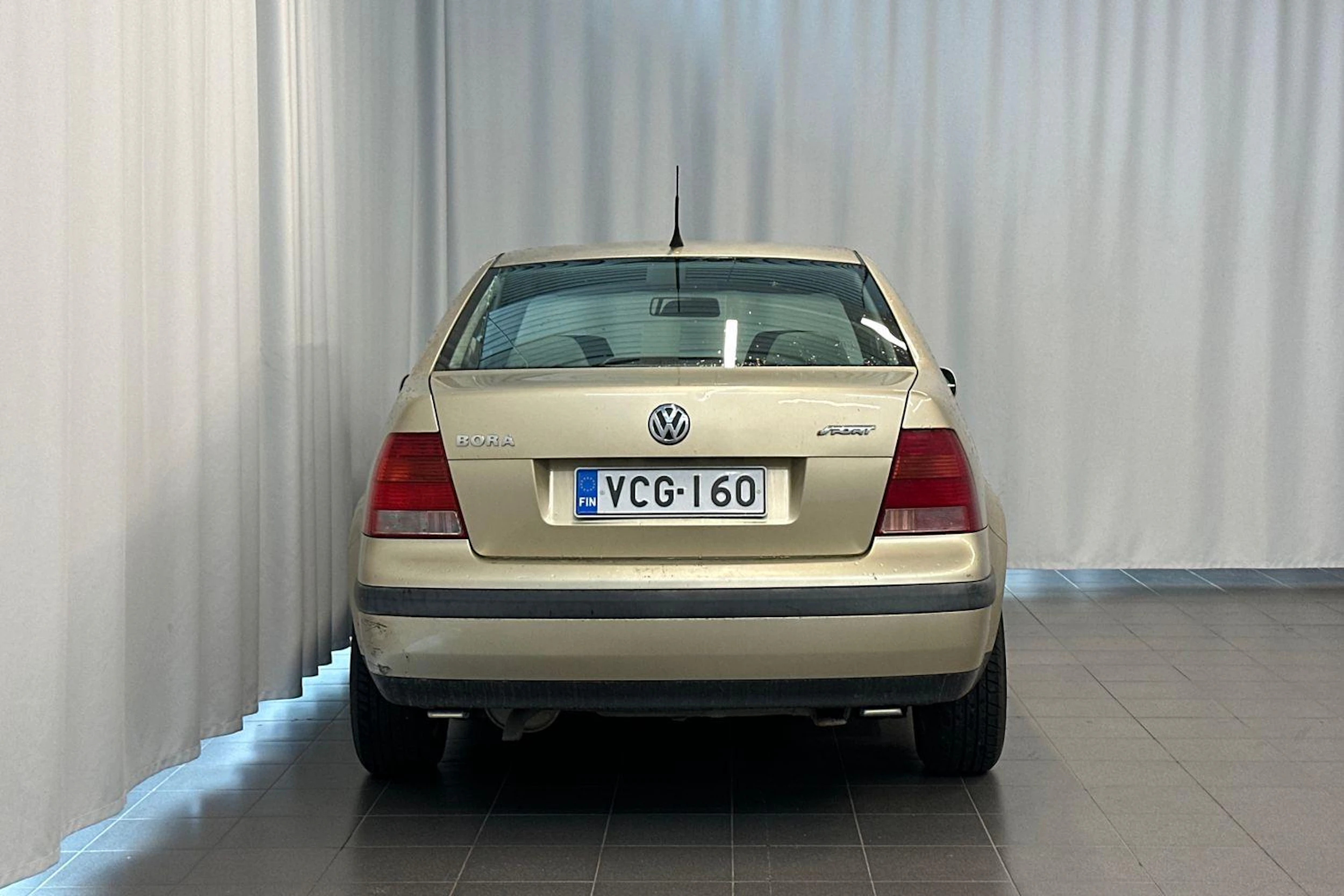 ruskea (beige) Volkswagen Bora 2003 kuva 6.