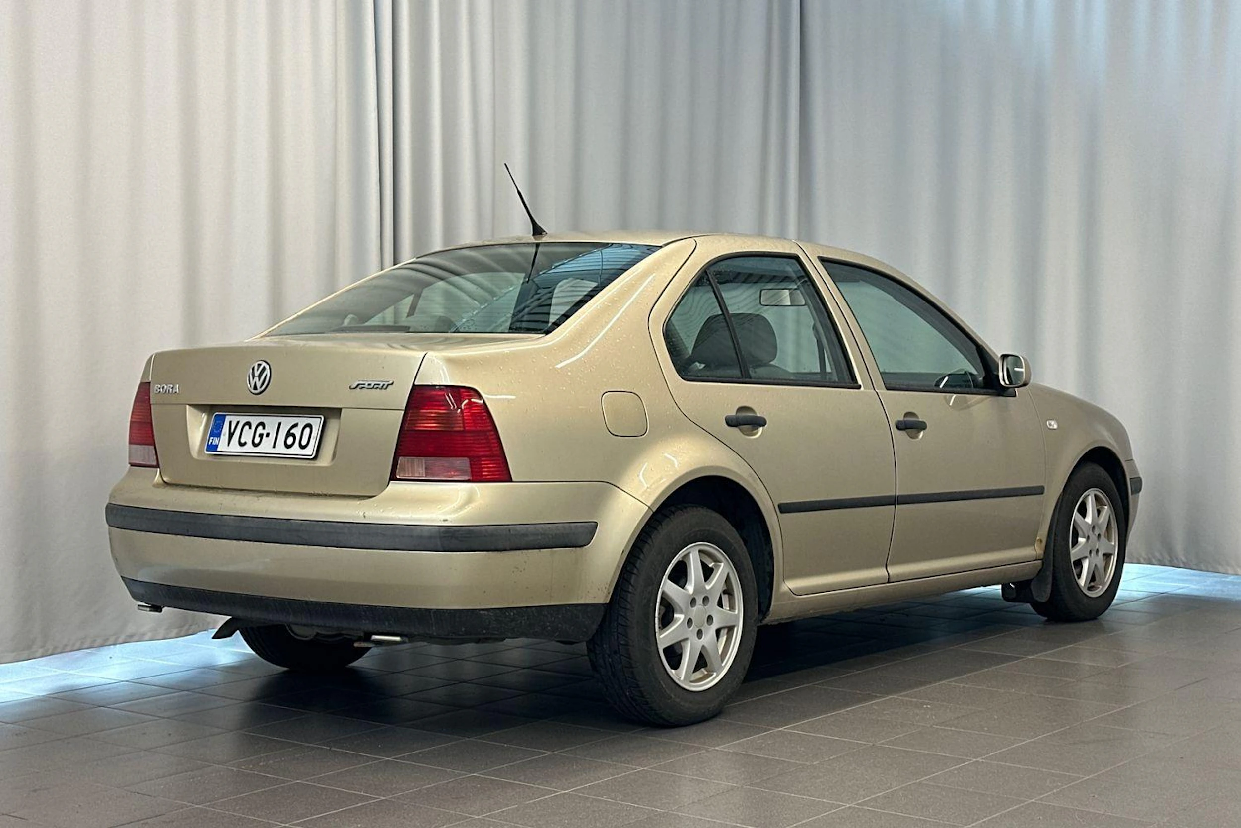 ruskea (beige) Volkswagen Bora 2003 kuva 7.