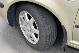 ruskea (beige) Volkswagen Bora 2003 kuva 23.