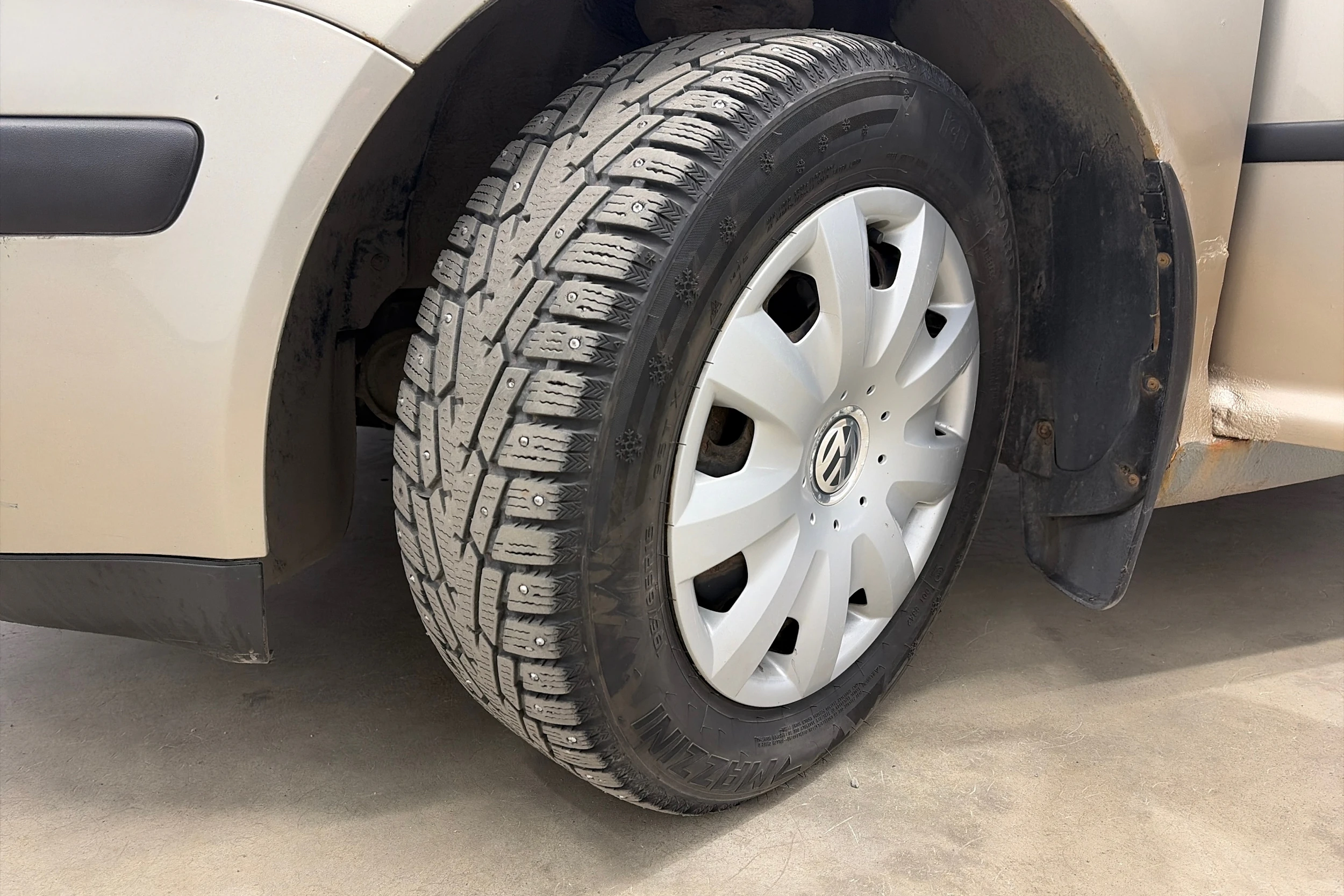 harmaa Volkswagen Bora 2004 kuva 13.