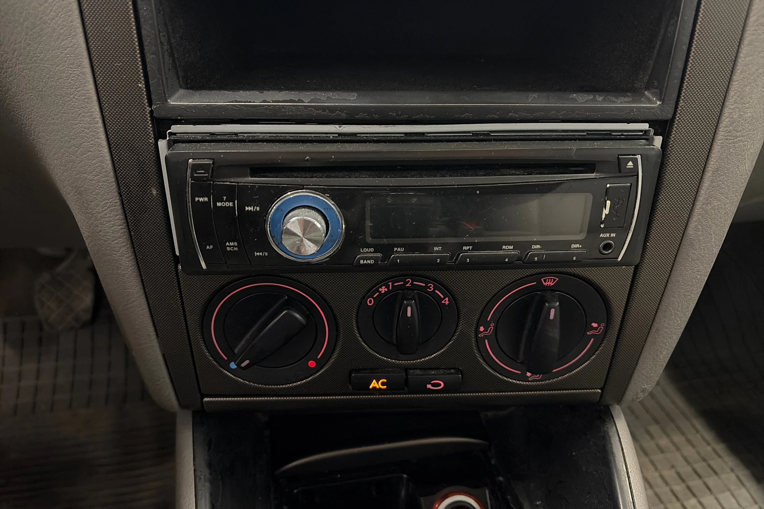 harmaa Volkswagen Bora 2004 kuva 16.