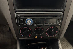 harmaa Volkswagen Bora 2004 kuva 16.