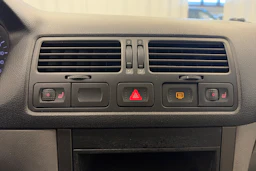 harmaa Volkswagen Bora 2004 kuva 17.