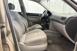 harmaa Volkswagen Bora 2004 kuva 19.