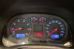 punainen Volkswagen Bora 2004 kuva 19.