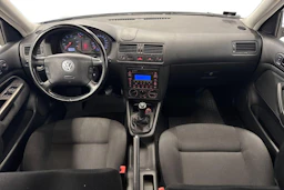 harmaa Volkswagen Bora 2005 kuva 7.