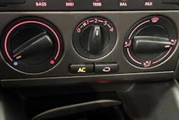 harmaa Volkswagen Bora 2005 kuva 27.