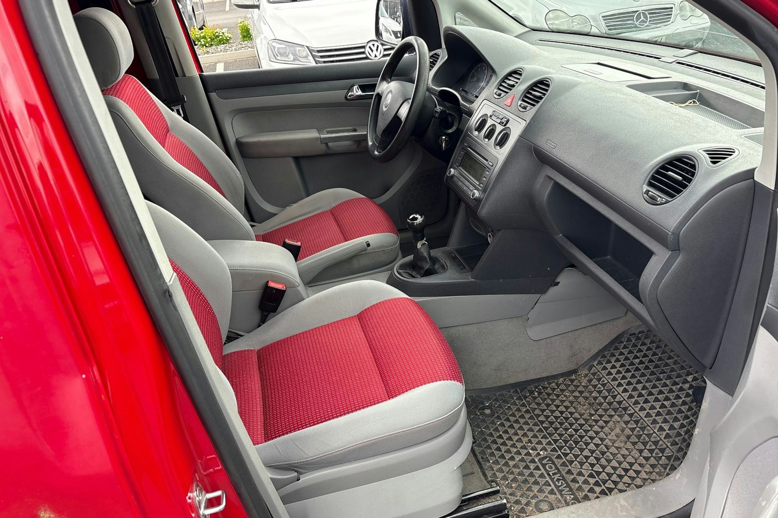 punainen Volkswagen Caddy 2006 kuva 18.