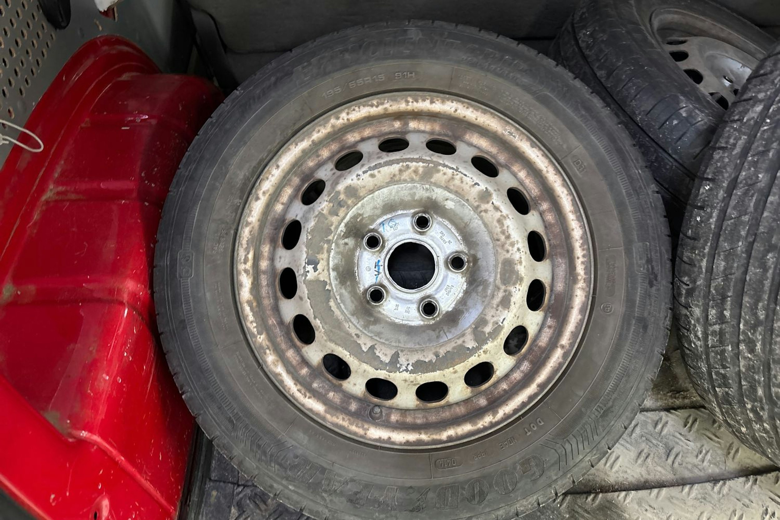 punainen Volkswagen Caddy 2007 kuva 10.