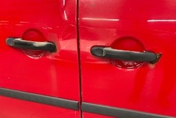 punainen Volkswagen Caddy 2007 kuva 13.